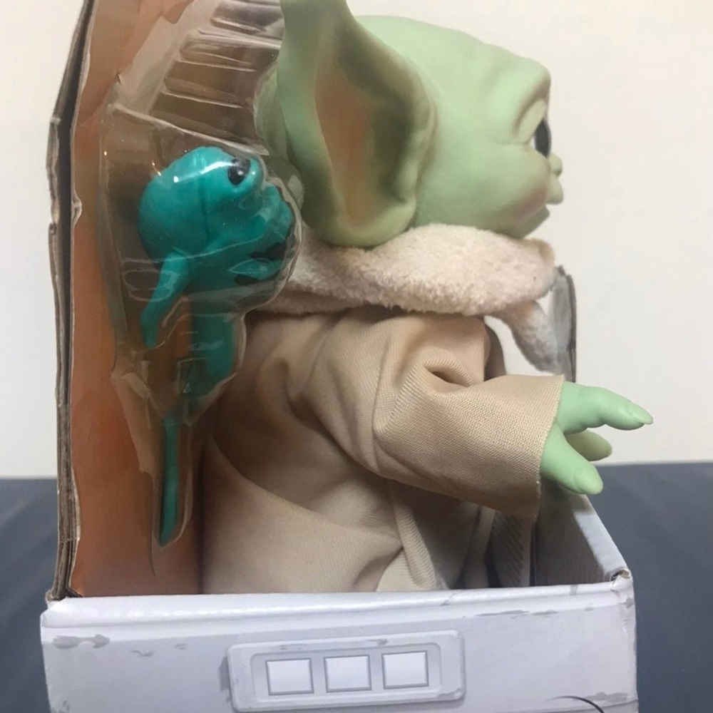 Star Wars the child Electronic Talking Plush Toy by Hasbro | NEW - Picture 6 of 9